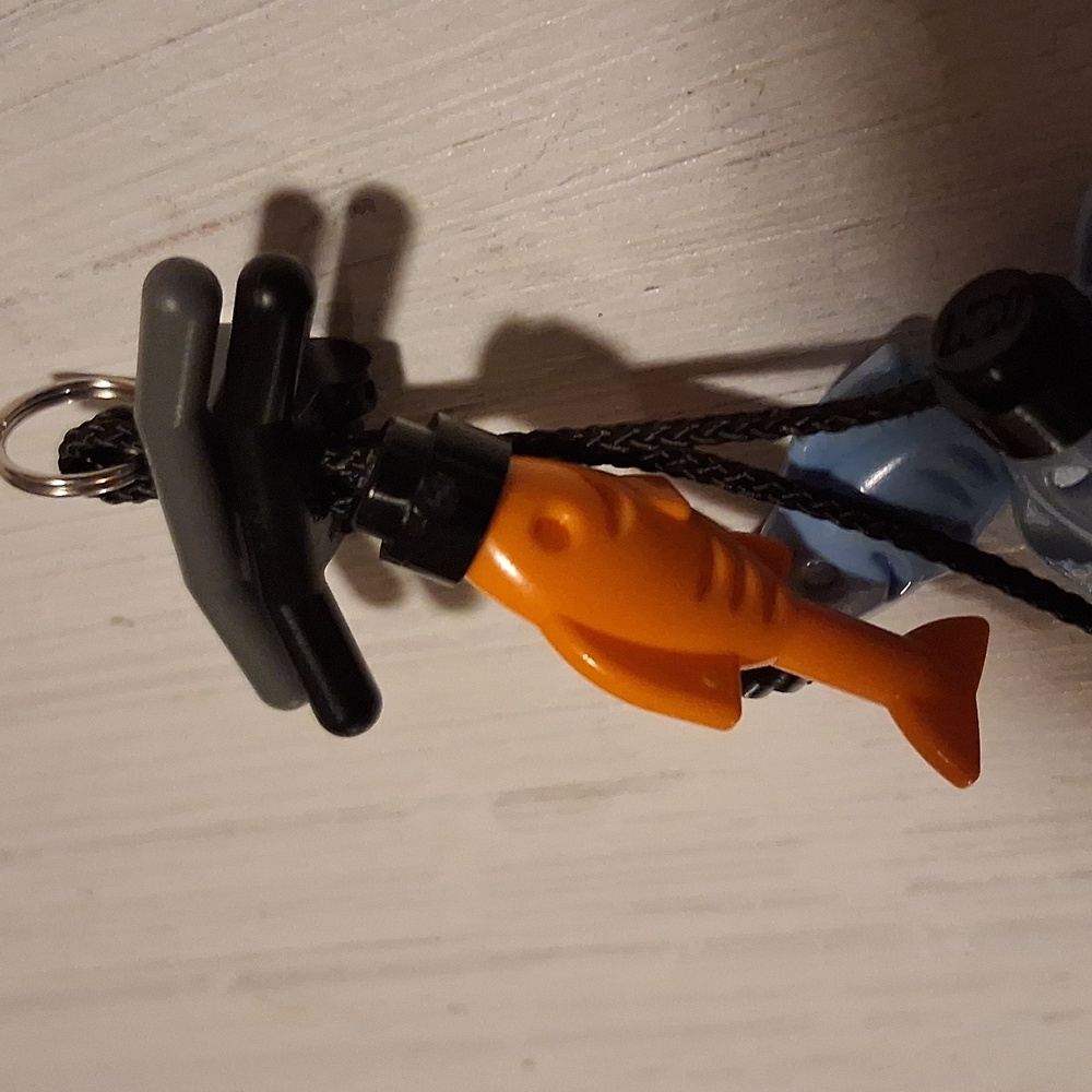 LEGO FISH PENDANT - Picture 2 of 3